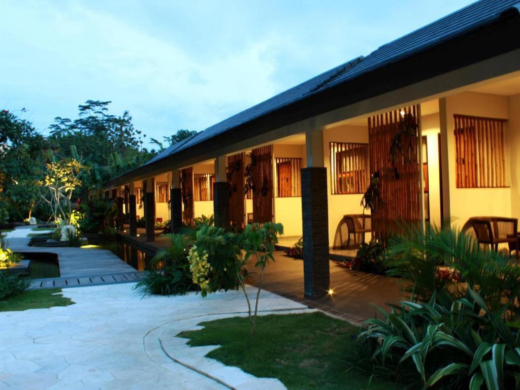 Rumah Kito Resort Hotel Jambi By Waringin Hospitality Exterior photo